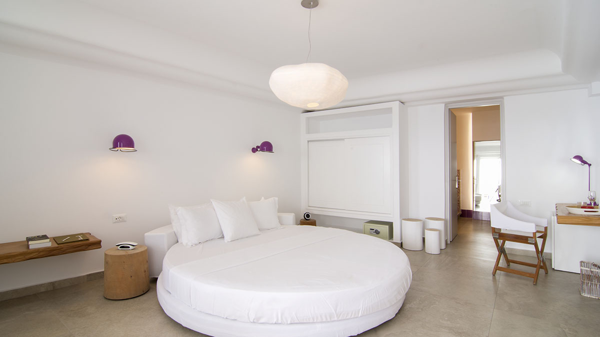 Premium Suite with Private Hot Tub & Caldera View